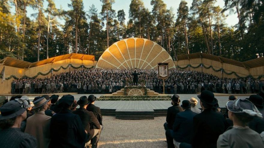 Spēlfilma "Zeme, kas dzied" 