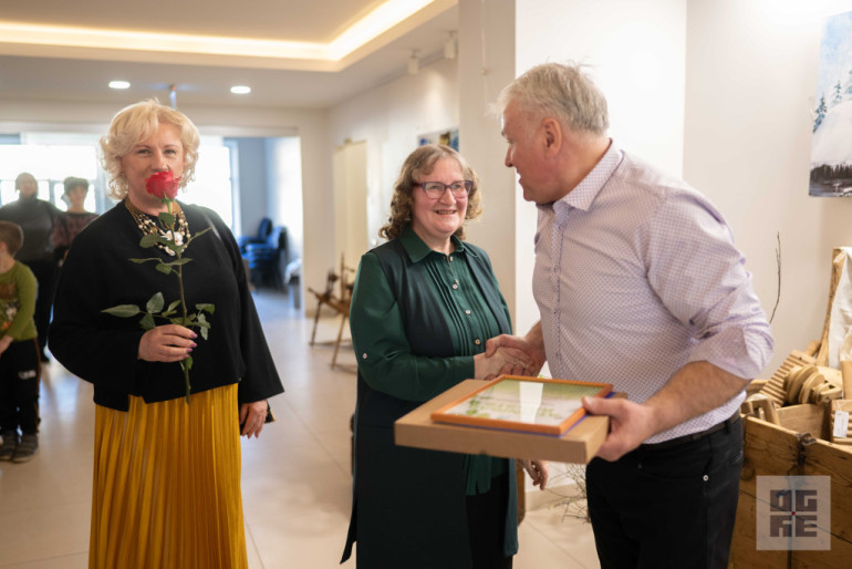 FOTO: Savā jubilejā Ivars Rancāns atklāj vērpjamo ratiņu izstādi