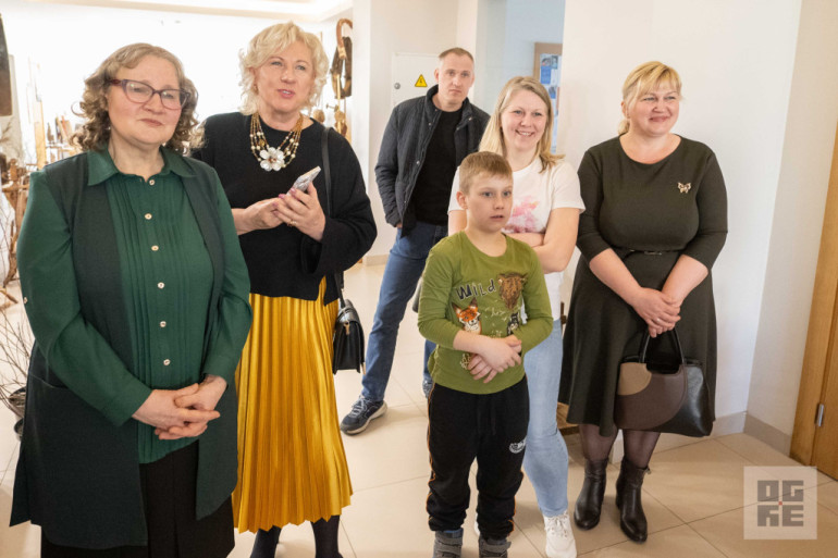 FOTO: Savā jubilejā Ivars Rancāns atklāj vērpjamo ratiņu izstādi