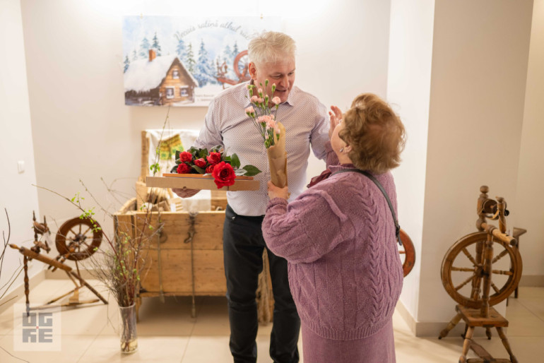 FOTO: Savā jubilejā Ivars Rancāns atklāj vērpjamo ratiņu izstādi