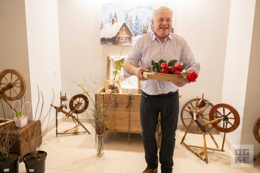 FOTO: Savā jubilejā Ivars Rancāns atklāj vērpjamo ratiņu izstādi