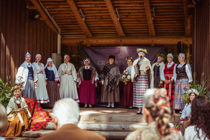 Starp finālistēm konkursā "Grandma Latvia 2025" arī Oma no Ogres