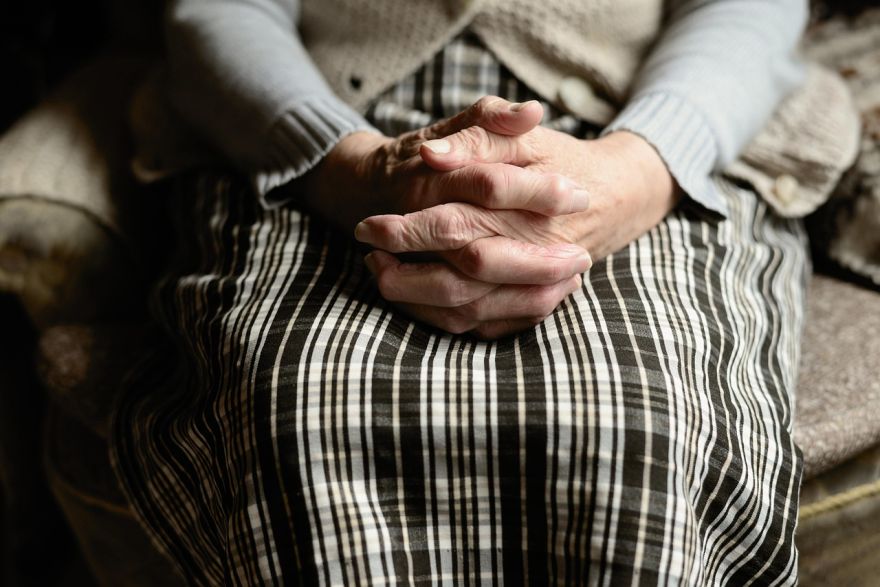 Pērn mirušo vidējais vecums palielinājies par pieciem mēnešiem