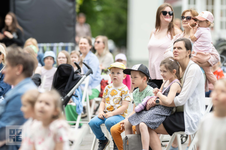 FOTO: Ogrē aizvadīta ģimenes diena
