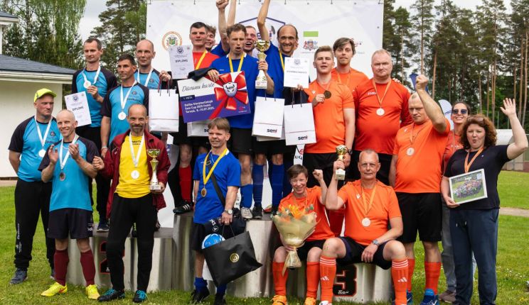 Attēls rakstam: Ogres novada Sociālā dienesta Dienas centra “Saime” futbola komanda mini futbola turnīrā izcīnījusi 3. vietu