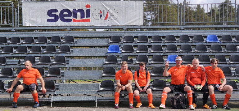 Ogres novada Sociālā dienesta Dienas centra “Saime” futbola komanda mini futbola turnīrā izcīnījusi 3. vietu