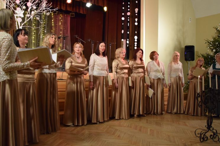 Attēls rakstam: Tomes Dāmu vokālā ansambļa jubilejas koncerts "Laiks iet..."