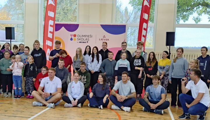 Taurupes pamatskolas Meņģeles filiālē viesojas Latvijas olimpieši
