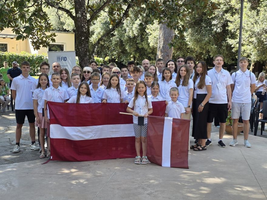 Ikšķiles dambretisti Andersoni turpina žilbināt Eiropā: Toms – čempions, Ernests – vicečempions