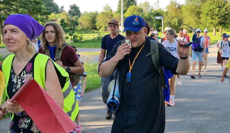 Attēls rakstam: Svētceļojums no Salaspils līdz Aglonai kā atbilde: jauniešiem māca nebaidīties aizstāvēt savu ticību