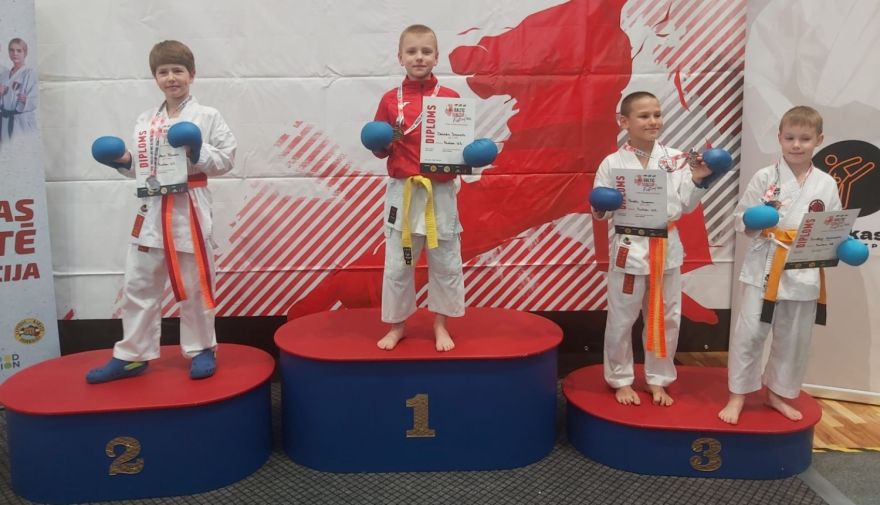 Ogres jaunie sportisti izcīnījuši godalgotas vietas karatē turnīros