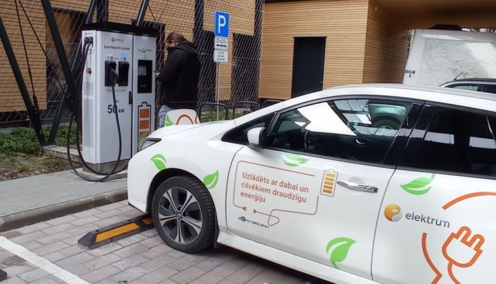 Paziņojums par piecu zemes vienību iznomāšanu elektrisko transportlīdzekļu uzlādes iekārtu izvietošanai un uzturēšanai