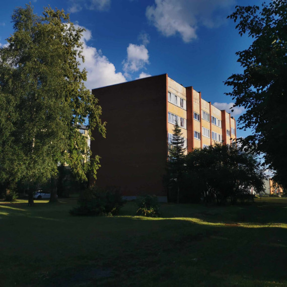 Draudzības nama ēkā atgriezusies aptuveni puse iedzīvotāju, atjaunošanas darbi vēl nav sākti