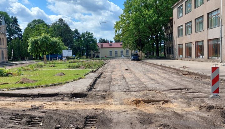 Uzsākti Neatkarības laukuma un tā pieguļošas teritorijas Ogrē pārbūves darbi
