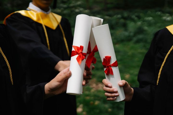 No šodienas sākas pieteikšanās studijām astoņās Latvijas augstskolās