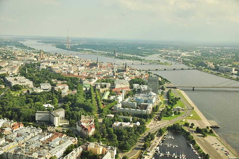 Aizturēts pāris, kas Krievijas militārā izlūkdienesta uzdevumā pamatīgi pētījis Latvijas militārās bāzes