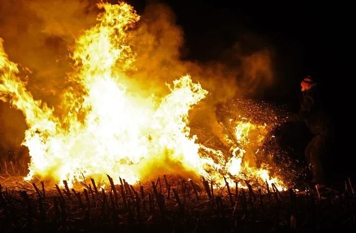 "Kur atkal kas deg?!" Ogrē turpinās uguns nelaimes, kur "liesmas uz pilnu klapi"