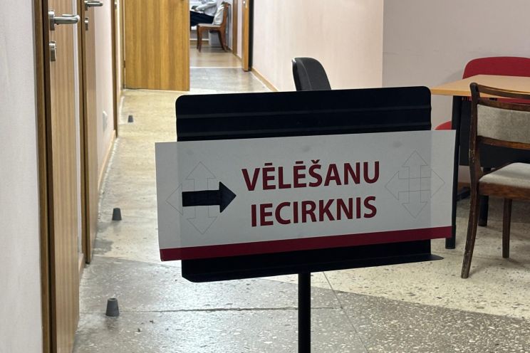 Attēls rakstam: Vakar bijusi īpaši liela aktivitāte - cilvēki steidz nodot savu balsi glabāšanā