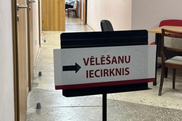 Attēls rakstam: Vakar bijusi īpaši liela aktivitāte - cilvēki steidz nodot savu balsi glabāšanā