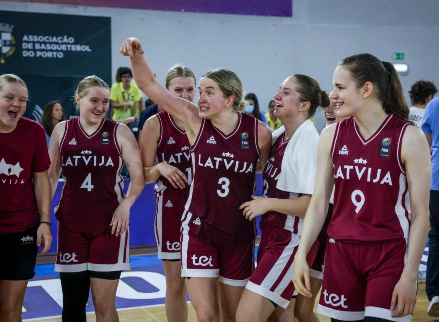 Ogrēniete Kaupmane šokē pretinieces, Latvijas U20 izlase uzvar titulētās francūzietes