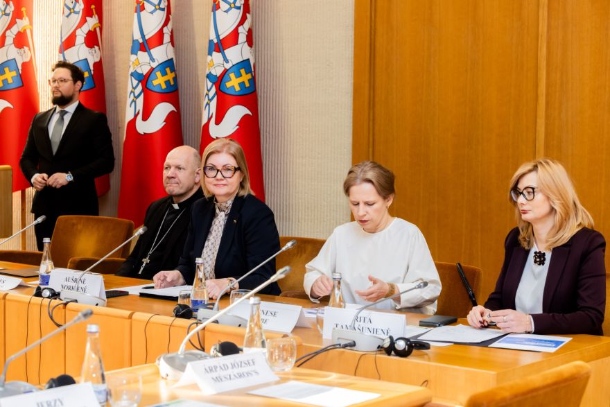 A.Irbe: Lai uzlabotu demogrāfiju, Latvijai ir jātiek pie nacionāli konservatīva parlamenta un citas valdības