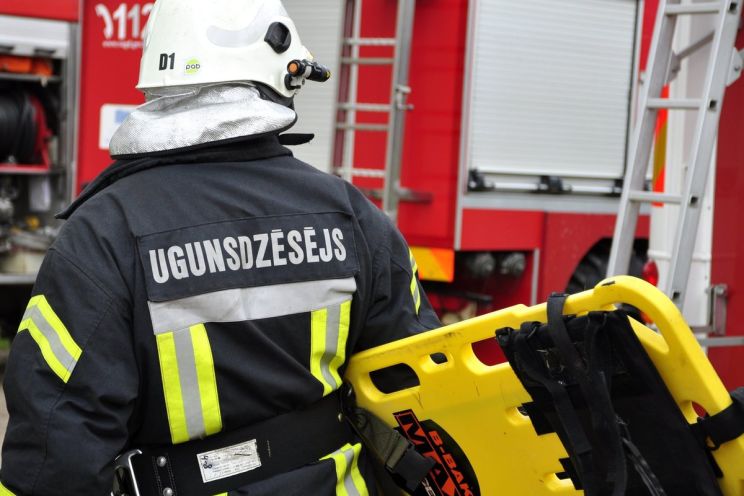 Attēls rakstam:  Suntažu pagastā no ugunsgrēka evakuējās divi cilvēki