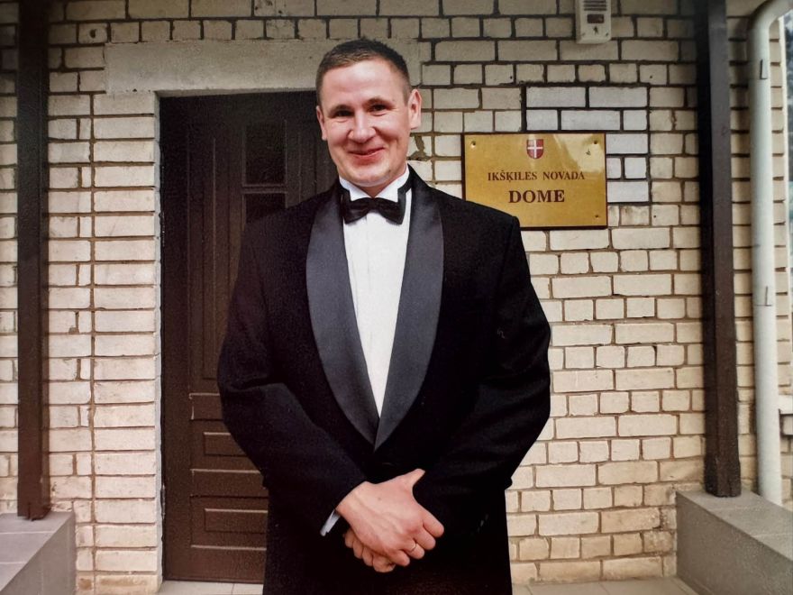 FOTO: Tik jauni un iemīlējušies! Egils Helmanis īpašā dienā dalās ar foto, kas uzņemti pirms 20 gadiem