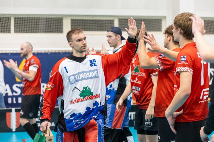 “Lielvārde/Unihoc” spraigā cīņā piekāpjas talsiniekiem