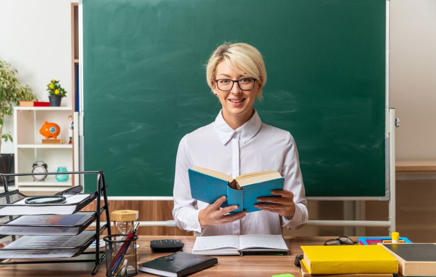 Deputāti vērtēs iniciatīvu pedagogiem ļaut agrāk doties pensijā