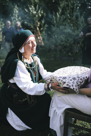 Divas īstas latvju saimnieces
