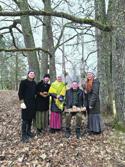 Divas īstas latvju saimnieces