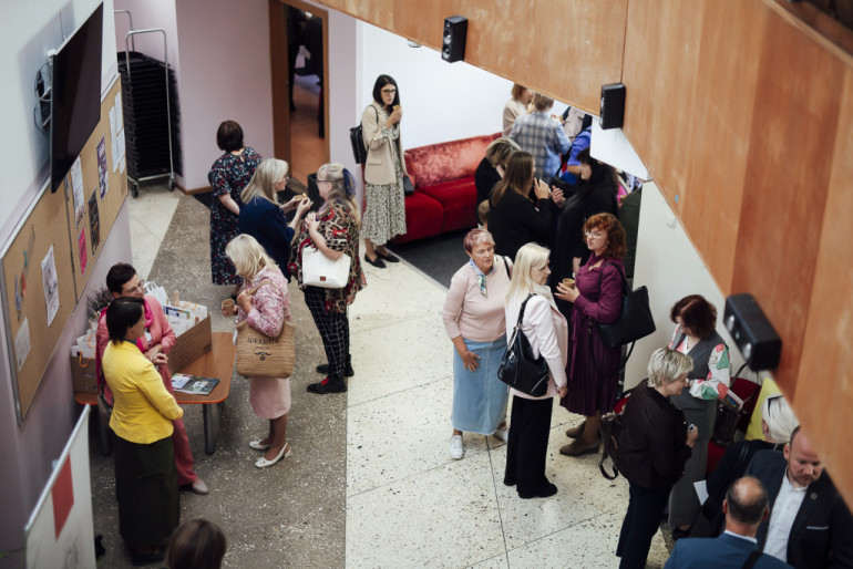 FOTO: Ogrē tiekas Latvijas profesionālās ievirzes un profesionālās vidējās kultūrizglītības iestāžu vadītāji