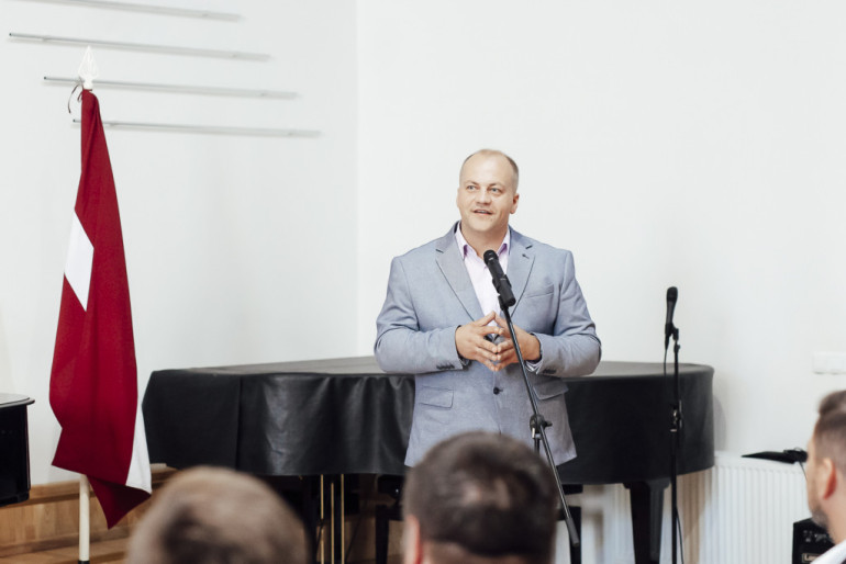 FOTO: Ogrē tiekas Latvijas profesionālās ievirzes un profesionālās vidējās kultūrizglītības iestāžu vadītāji