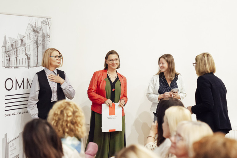 FOTO: Ogrē tiekas Latvijas profesionālās ievirzes un profesionālās vidējās kultūrizglītības iestāžu vadītāji