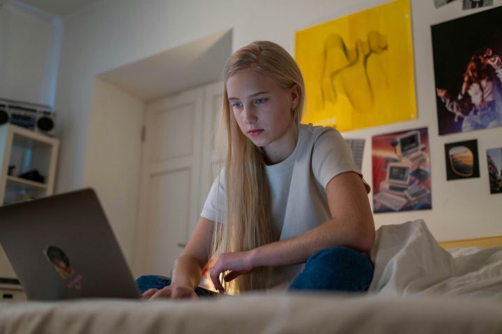Ko paredz pusaudžu konti sociālo mediju platformās?