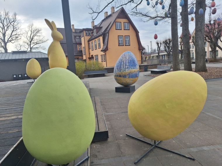 FOTO: Ogre ietērpusies Lieldienu dekorācijās