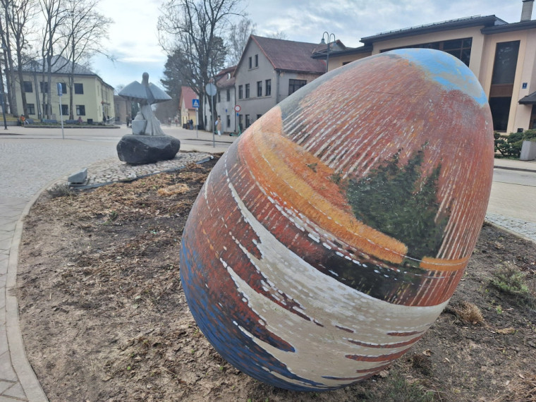 FOTO: Ogre ietērpusies Lieldienu dekorācijās