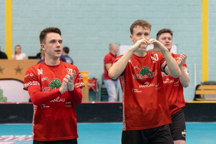 Florbola klubs “Lielvārde/Fat Pipe” iemet astoņus, tomēr pusfinālā spēlēs “Valmiera”