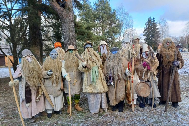 Attēls rakstam: Bluķa vakars "Vilksim svētkus kalniņā"