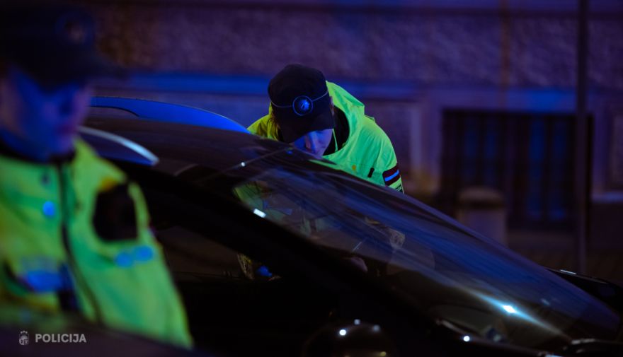 Aizvadītajā diennaktī apturēti 12 dzērājšoferi
