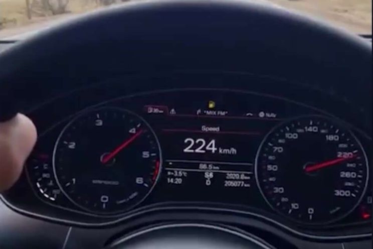 Attēls rakstam: Tīnūžos iebrauc ar ātrumu gandrīz 240 km/h! Pārgalvīgais braucējs palicis bez tiesībām