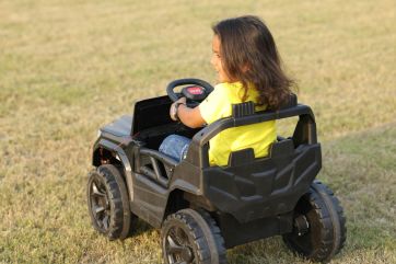 Attēls rakstam: Aptauja: Degvielas cenu kāpuma dēļ Latvijā 23% iedzīvotāju mazāk brauc ar auto