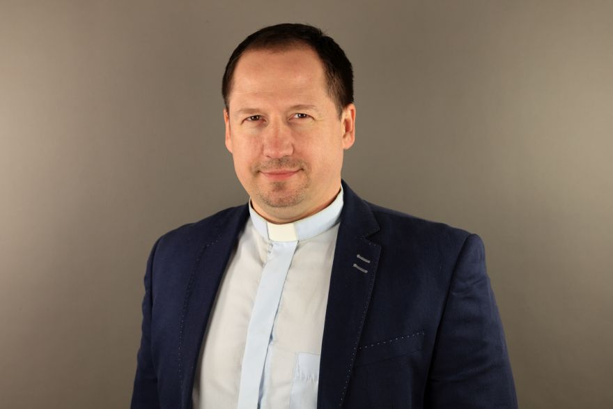 Vai pēc nāves es satikšu savu vecmāmiņu? Mācītājs Dainis Pandars atbild uz 22 lasītāju Lieldienu jautājumiem