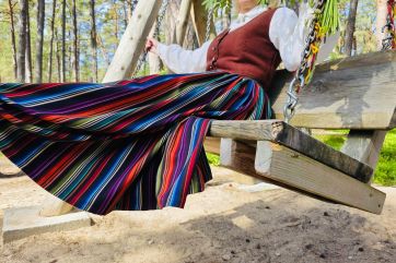 Attēls rakstam: Ogrē notiks skrodera amatam veltīts pasākums un jauna tautastērpu brunču auduma prezentācija