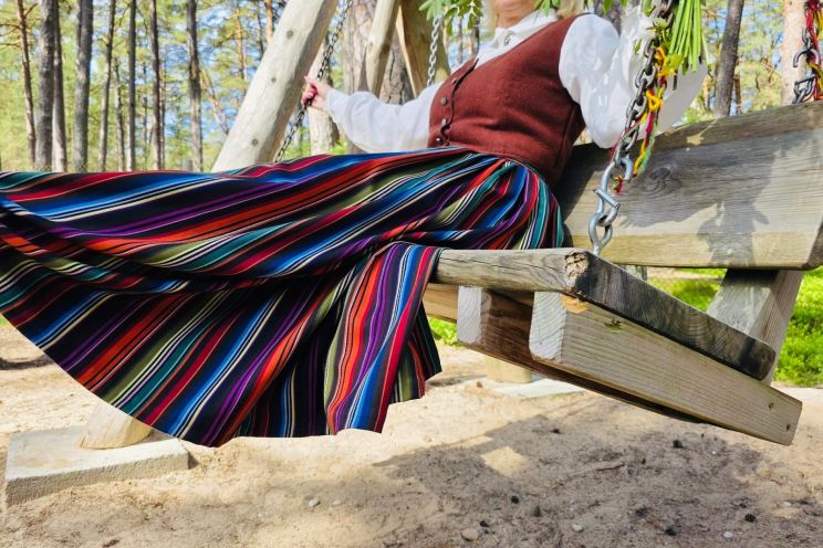 Attēls rakstam: Ogrē notiks skrodera amatam veltīts pasākums un jauna tautastērpu brunču auduma prezentācija