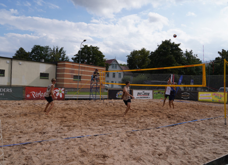 FOTO: Ogre svin: pirmā diena uzņēmēju, sporta, mākslas un mūzikas zīmē