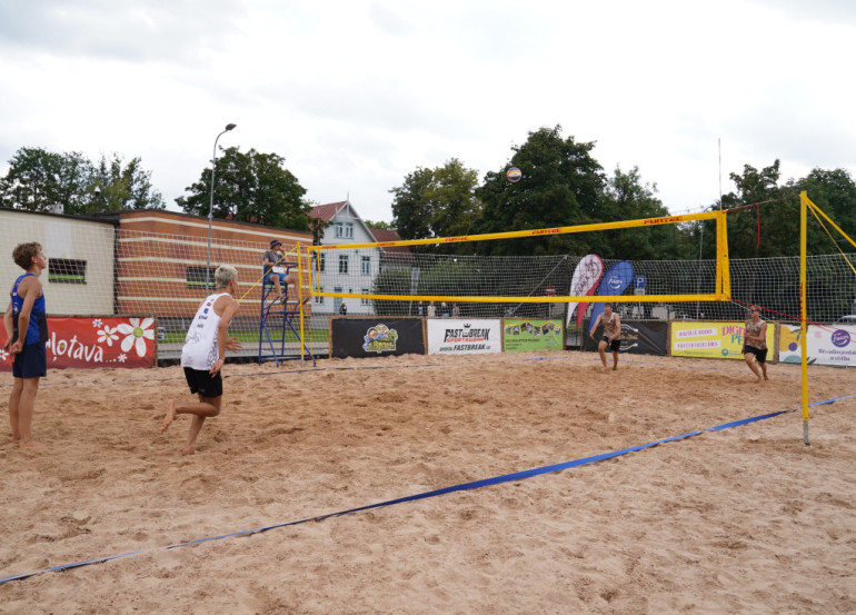 FOTO: Ogre svin: pirmā diena uzņēmēju, sporta, mākslas un mūzikas zīmē