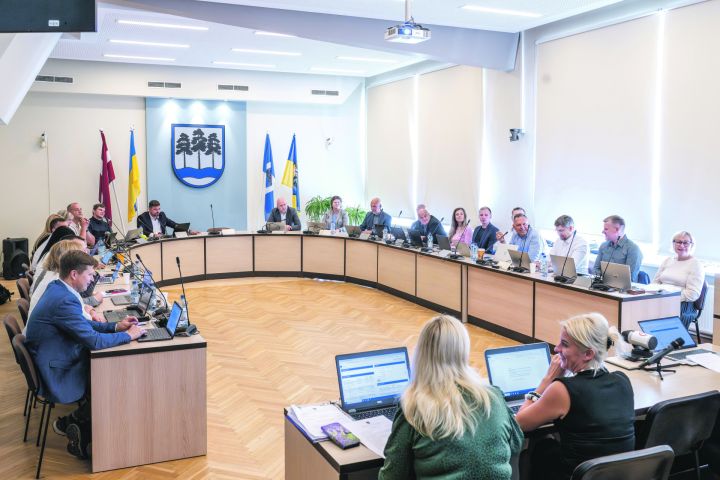 Jo garāka Ogres novada domes sēde, jo vairāk labuma? 
