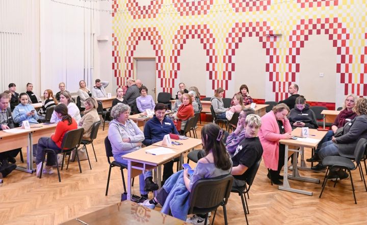Foto: Suntažu kopiena apspriež skolas attīstību
