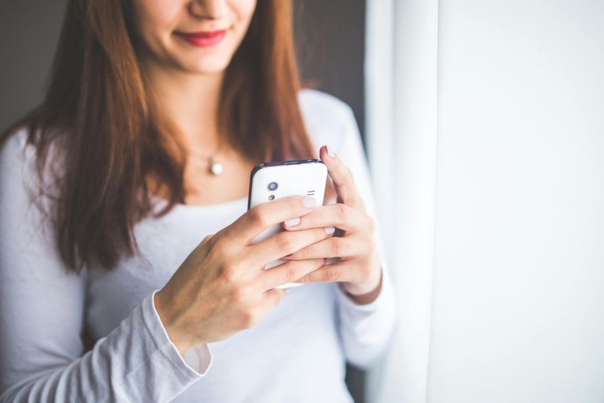 Piepilda vai iztukšo? Neklātienes sanāksmēs runās par digitālo tīklu ietekmi